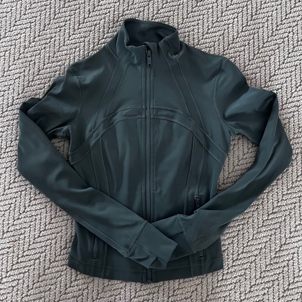 Lululemon define jacket size 4